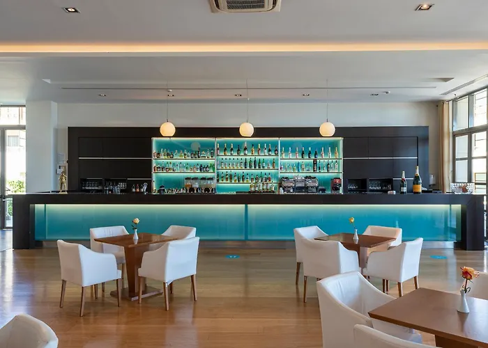 Θέρετρο Astir Odysseus And 5*